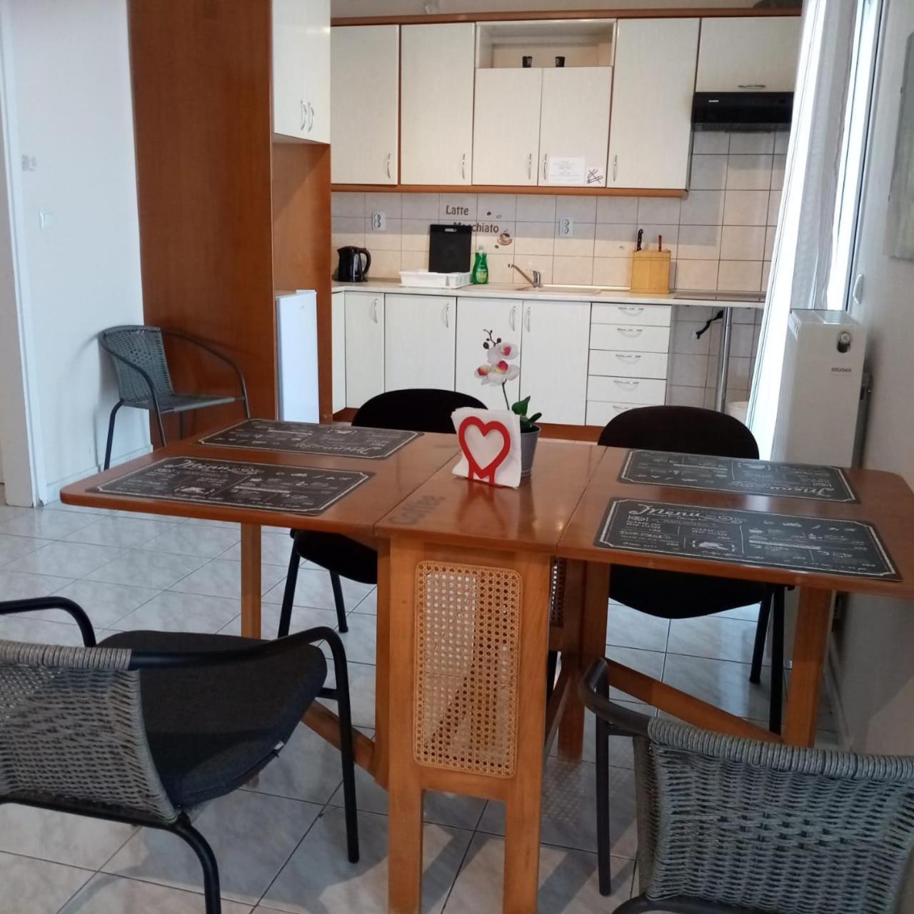 Apartment By The Beach With Amazing Sea View Peraia  ภายนอก รูปภาพ